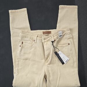 **NWT** Judy Blue Jeans